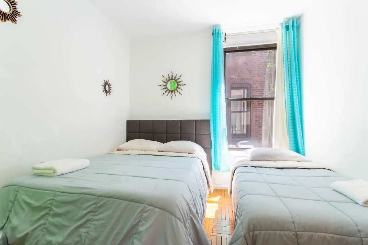 2 Bedroom Apartment Hell'S Kitchen New York 0*,
